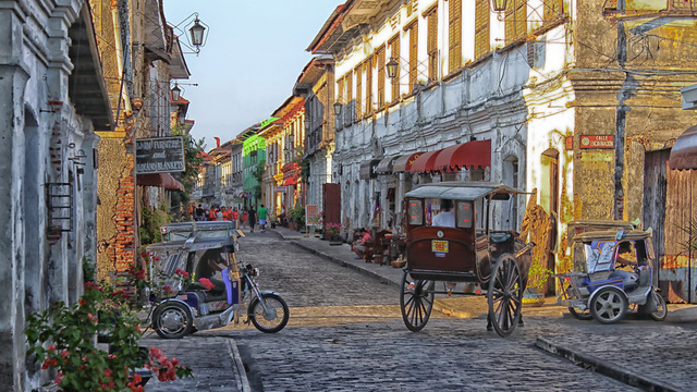 DISCOVER THE CHARM OF ILOCOS (VIGAN-PAOAY-PAGUDPUD) w/sidetrip at La Union Grape Farm
